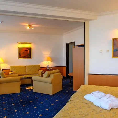 Roma 4*