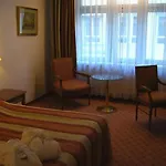 Roma ホテル 4*