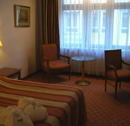 Roma Hotel 4*